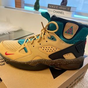 Nike Air Huarache ACG Mowabb OG- Limited Edition - Size 9